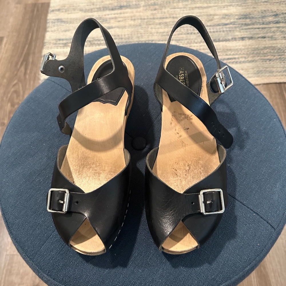 Hasbeens size 38 black.
